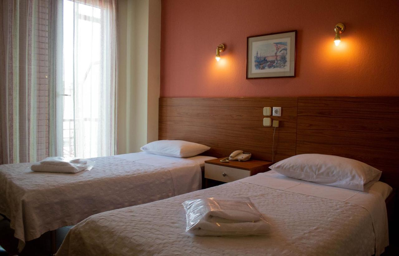Egnatia Hotel ヨアニナ エクステリア 写真